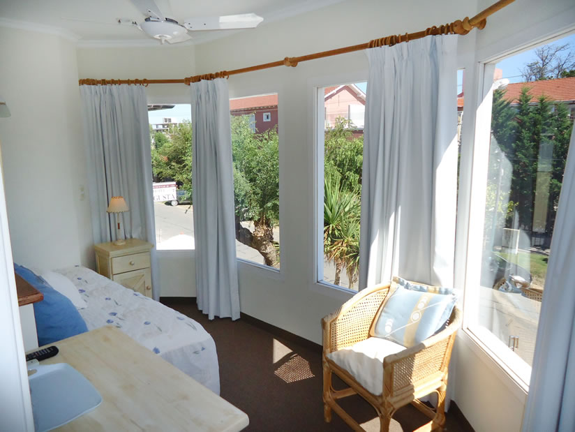 Alquilo Hotel Esturion Village en Villa Gesell zona  a 200 Mts de la Playa