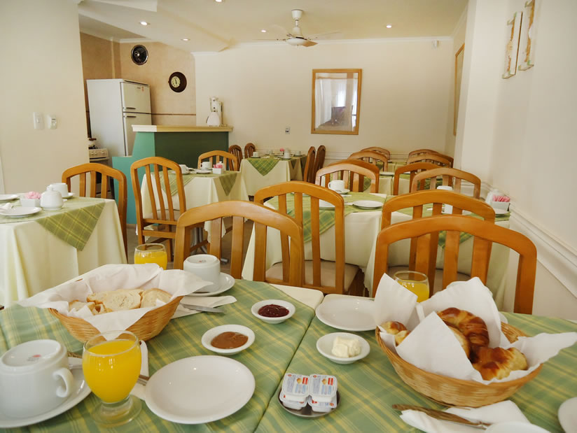 Alquilo Hotel Esturion Village en Villa Gesell zona  a 200 Mts de la Playa