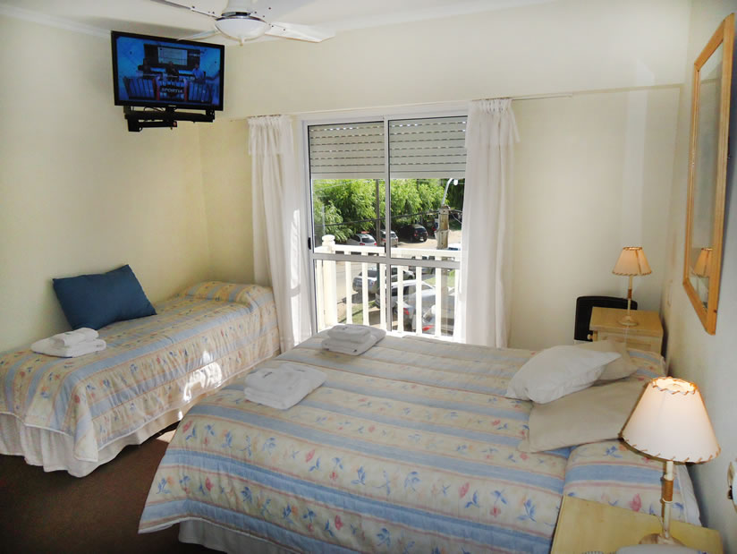 Alquilo Hotel Esturion Village en Villa Gesell zona  a 200 Mts de la Playa