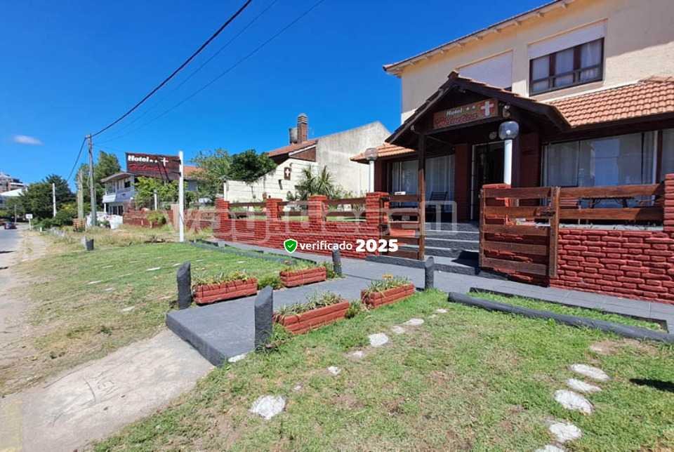 Alquilo Hotel Hotel Helvetica en Villa Gesell zona  a 100 mts de la Playa 