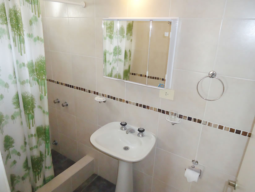 Alquilo Hotel Massa en Villa Gesell zona  a 100 Mts de la Playa