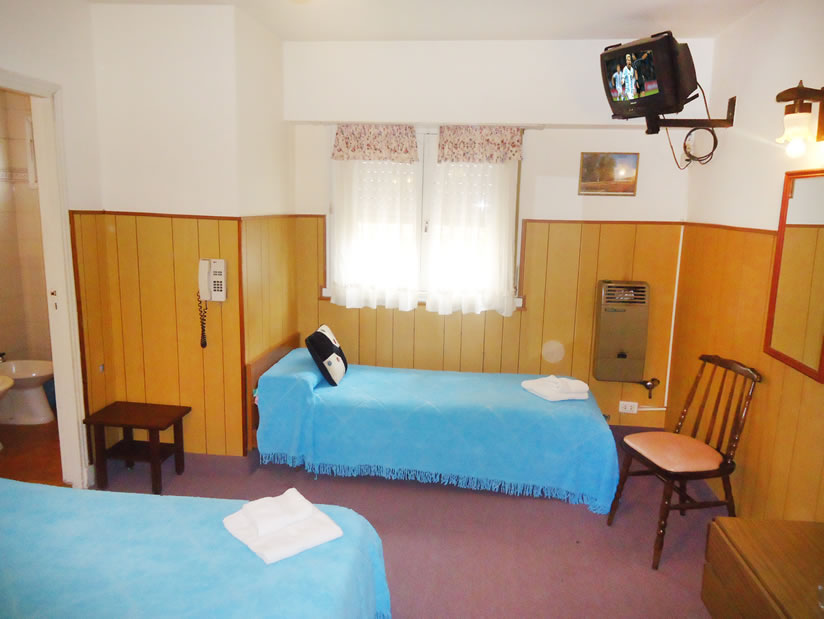 Alquilo Hotel Massa en Villa Gesell zona  a 100 Mts de la Playa