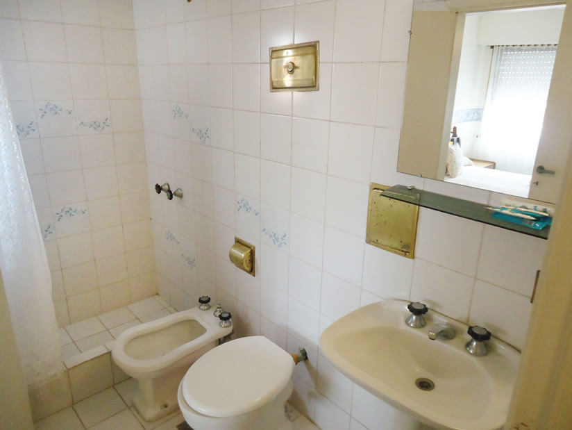 Alquilo Hotel Massa en Villa Gesell zona  a 100 Mts de la Playa