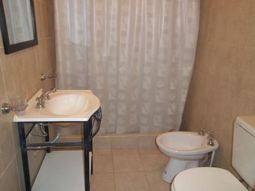 Alquilo Departamentos Los Paraisos en Villa Gesell zona  a 500 Mts de la Playa