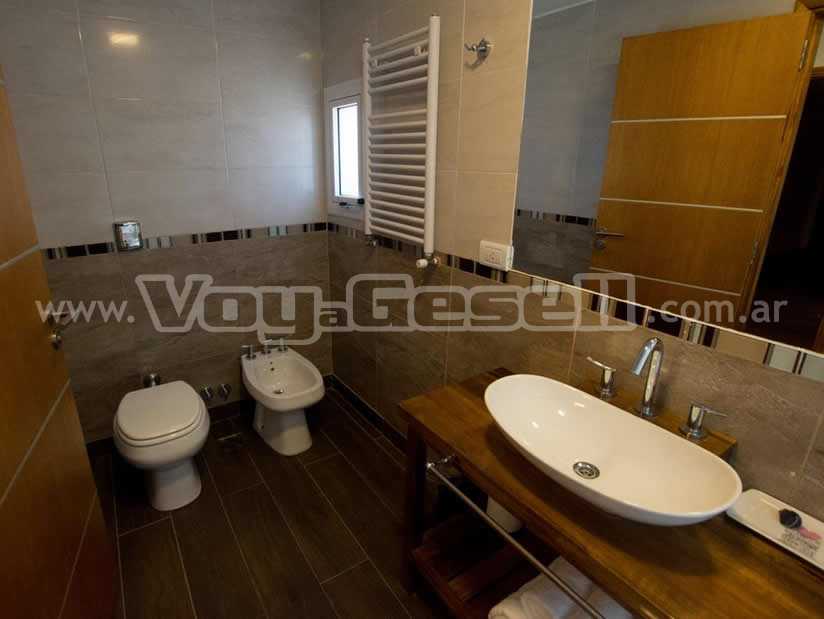 Alquilo Hotel Mis Soles en Villa Gesell zona  a 50 mts de la Playa