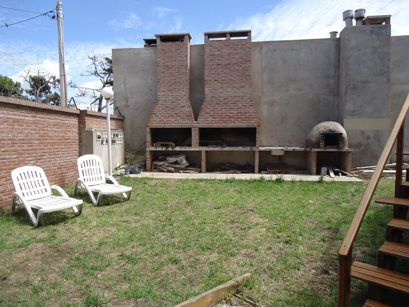 Alquilo Departamentos Paramar en Villa Gesell zona  a 100 mts de la Playa