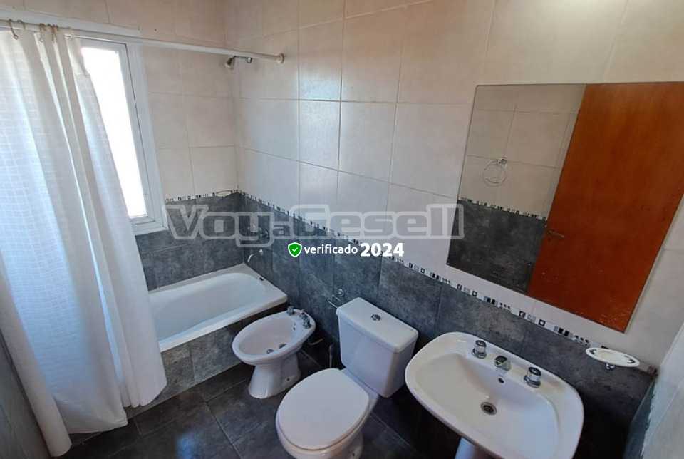 Alquilo Departamentos Paramar en Villa Gesell zona  a 100 mts de la Playa