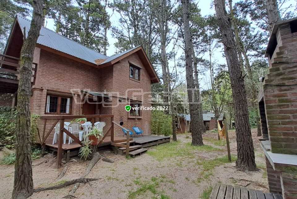 Alquilo Complejo de Cabañas Poetas del Bosque en Mar Azul zona  a 500 mts de la Playa