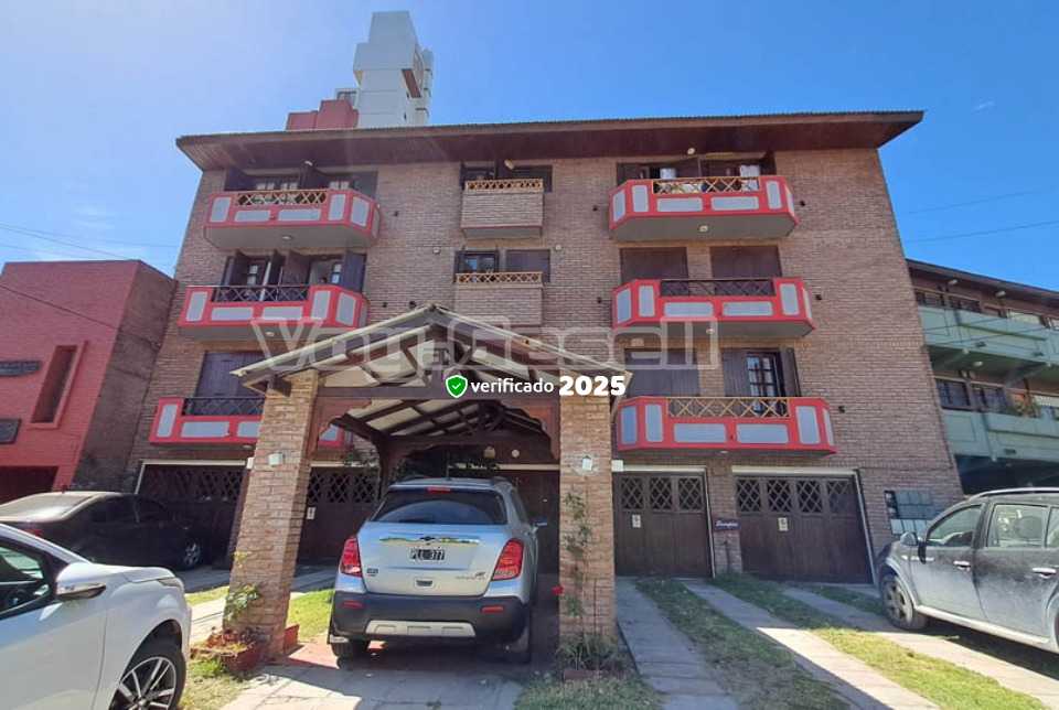 Departamentos con Servicios: Rosas Rojas en Villa Gesell zona Centro Comercial