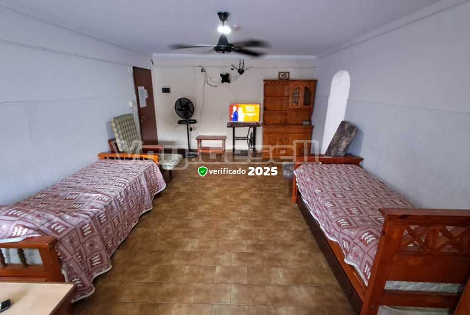 Alquilo Departamentos con Servicios Rosas Rojas en Villa Gesell zona  a 200 Mts de la Playa 