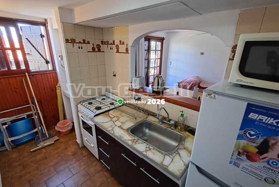 Alquilo Departamentos con Servicios Rosas Rojas en Villa Gesell zona  a 200 Mts de la Playa