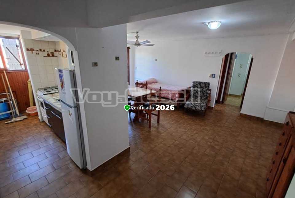 Alquilo Departamentos con Servicios Rosas Rojas en Villa Gesell zona  a 200 Mts de la Playa