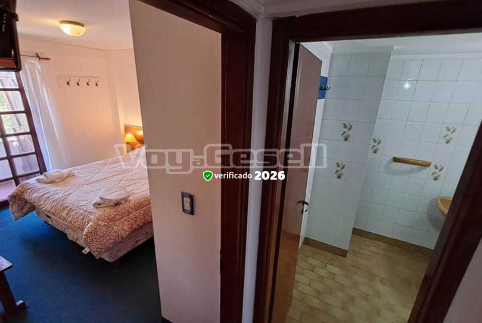 Alquilo Departamentos con Servicios Rosas Rojas en Villa Gesell zona  a 200 Mts de la Playa