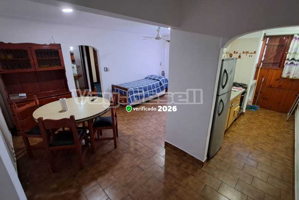 Alquilo Departamentos con Servicios Rosas Rojas en Villa Gesell zona  a 200 Mts de la Playa