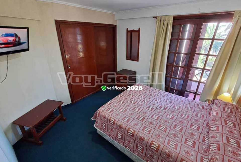 Alquilo Departamentos con Servicios Rosas Rojas en Villa Gesell zona  a 200 Mts de la Playa