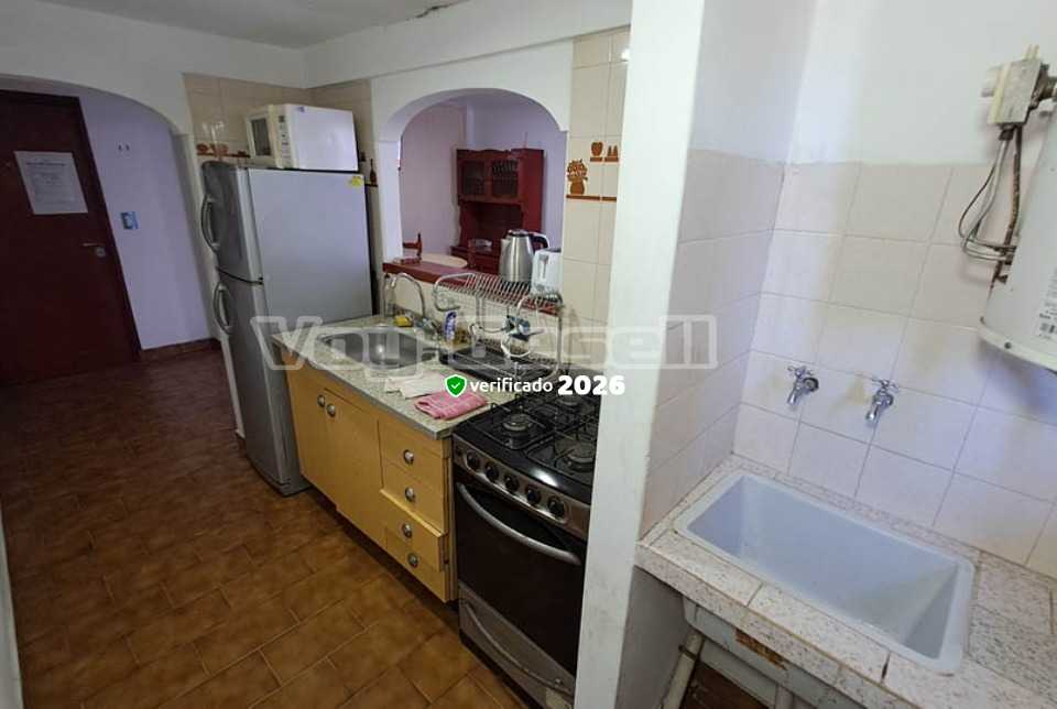 Alquilo Departamentos con Servicios Rosas Rojas en Villa Gesell zona  a 200 Mts de la Playa 