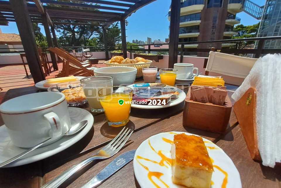 Alquilo Hotel Santa Barbara en Villa Gesell zona  a 100 mts de la Playa