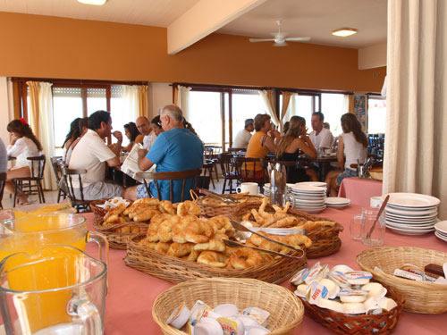 Alquilo Apart Hotel Terrazas Playa en Villa Gesell zona  a 10 Mts de la Playa 