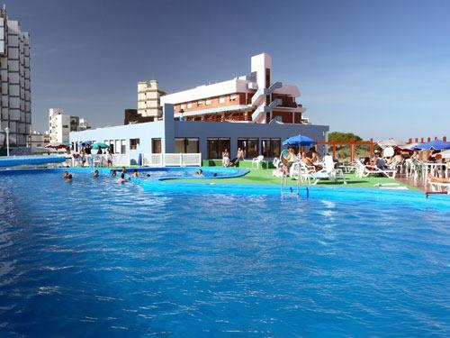 Alquilo Apart Hotel Terrazas Playa en Villa Gesell zona  a 10 Mts de la Playa 