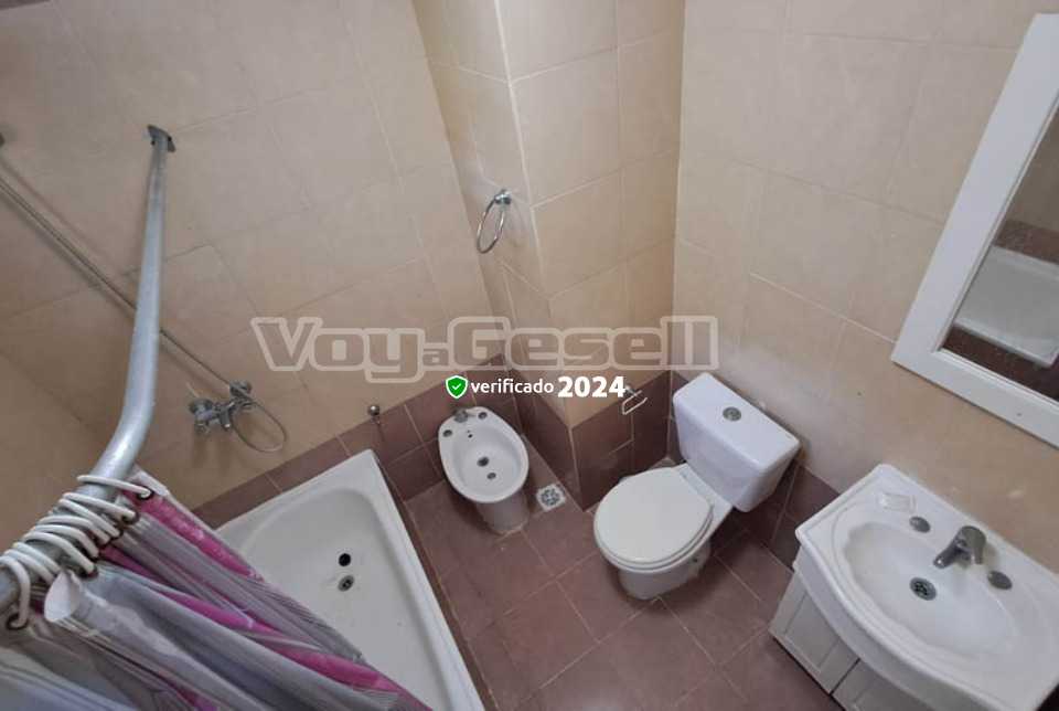 Alquilo Complejo de Cabañas Villa Maya en Villa Gesell zona  a 200 Mts de la Playa