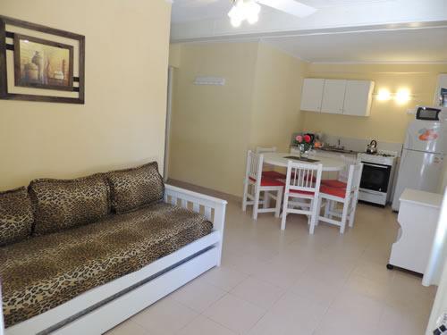 Alquilo Apart Hotel Villa Maya en Villa Gesell zona  a 200 Mts de la Playa