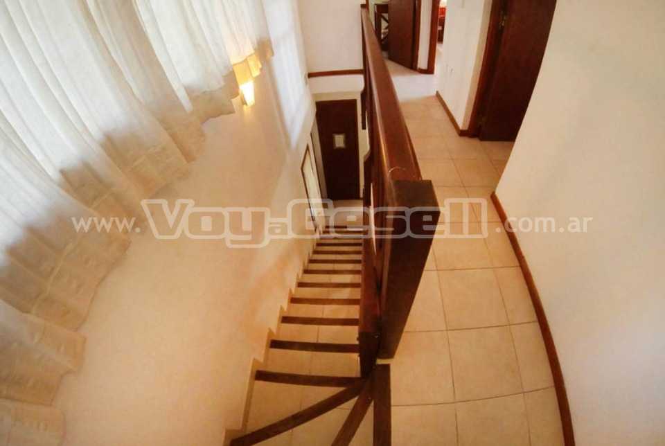 Alquilo Complejo de Cabañas Villa Olimpia en Villa Gesell zona  a 80 Mts de la Playa