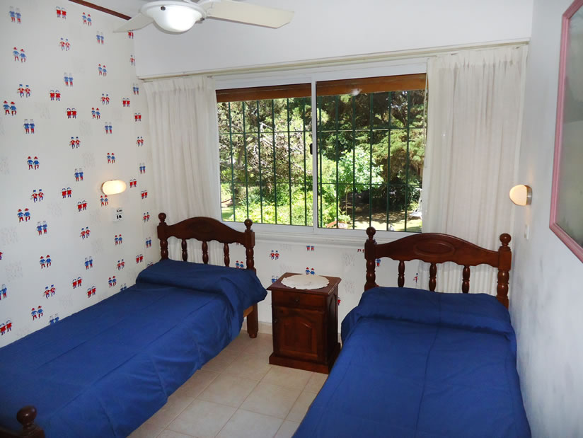 Alquilo Departamentos con Servicios YAI Departamentos en Villa Gesell zona  a 100 Mts de la Playa