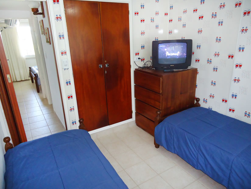 Alquilo Departamentos con Servicios YAI Departamentos en Villa Gesell zona  a 100 Mts de la Playa