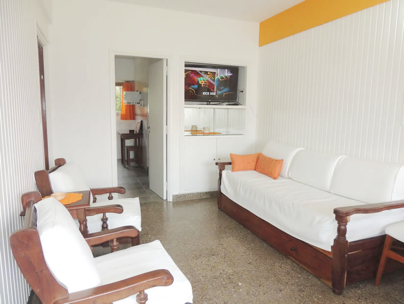 Alquilo Departamentos con Servicios YAI Departamentos en Villa Gesell zona  a 100 Mts de la Playa 