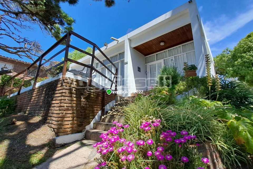 Alquilo Hostería Zodiaco en Villa Gesell zona  a 200 mts de la Playa Edificio