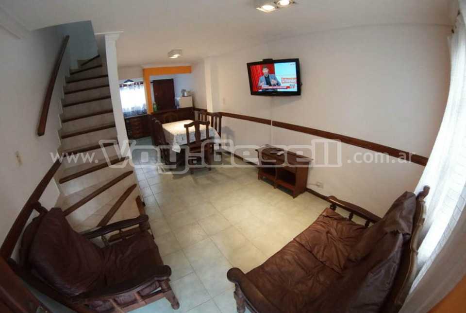 Alquilo Duplex Esmeralda en Villa Gesell zona Centro a 200 Mts de la Playa 