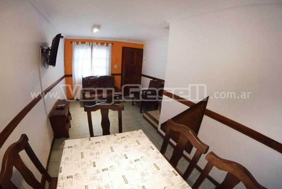 Alquilo Duplex Esmeralda en Villa Gesell zona Centro a 200 Mts de la Playa 