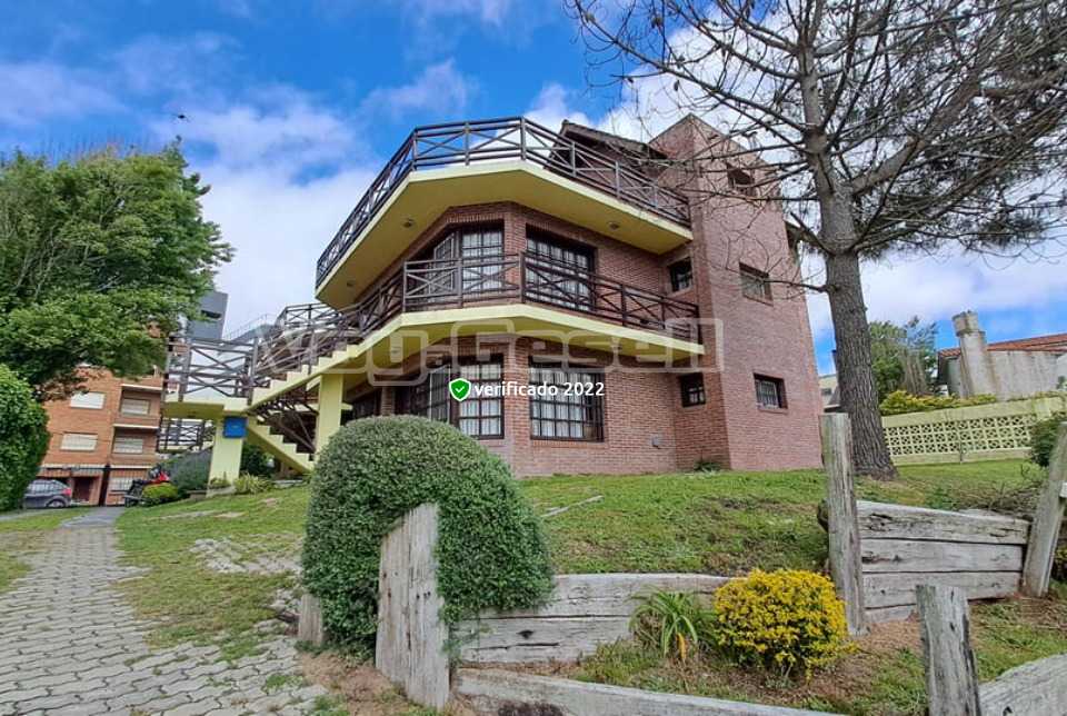 7 Estrellas 4 : Departamento en Villa Gesell zona Centro