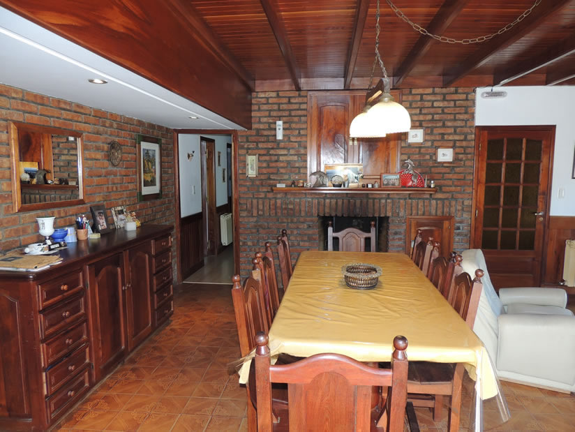 Alquilo Casa Adri en Villa Gesell zona Barrio Norte a 300 Mts de la Playa 