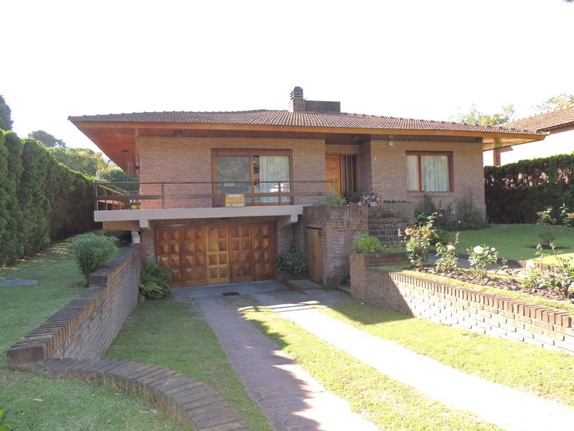 Alquilo Casa Adri en Villa Gesell zona Barrio Norte a 300 Mts de la Playa