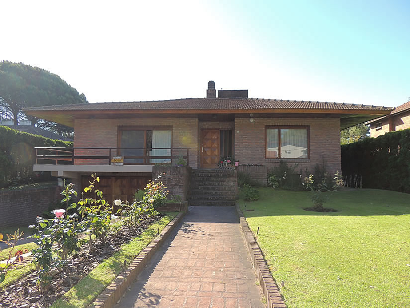 Adri: Casa en Villa Gesell zona Barrio Norte