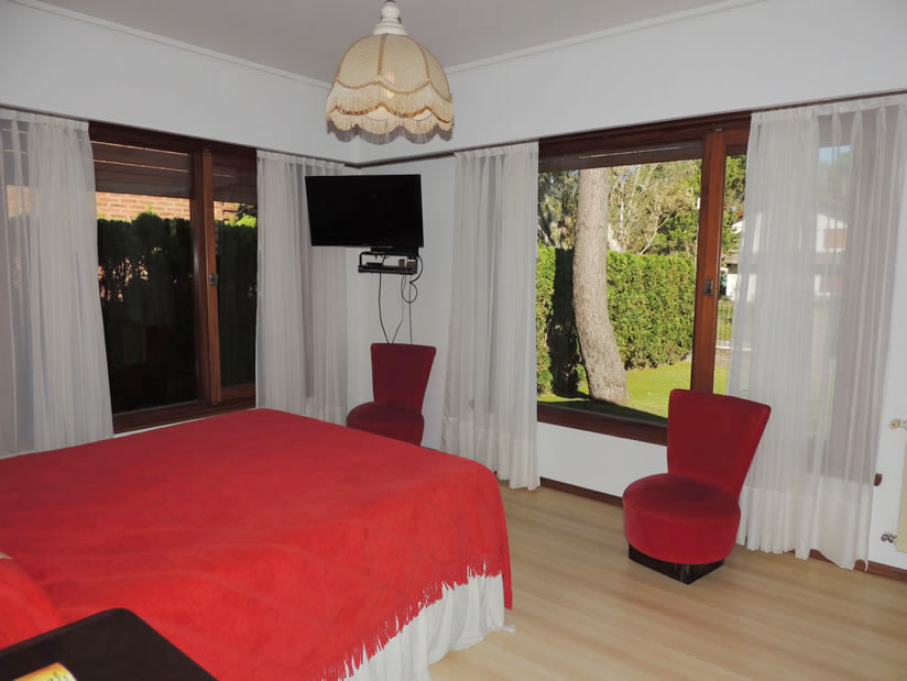 Alquilo Casa Adri en Villa Gesell zona Barrio Norte a 300 Mts de la Playa