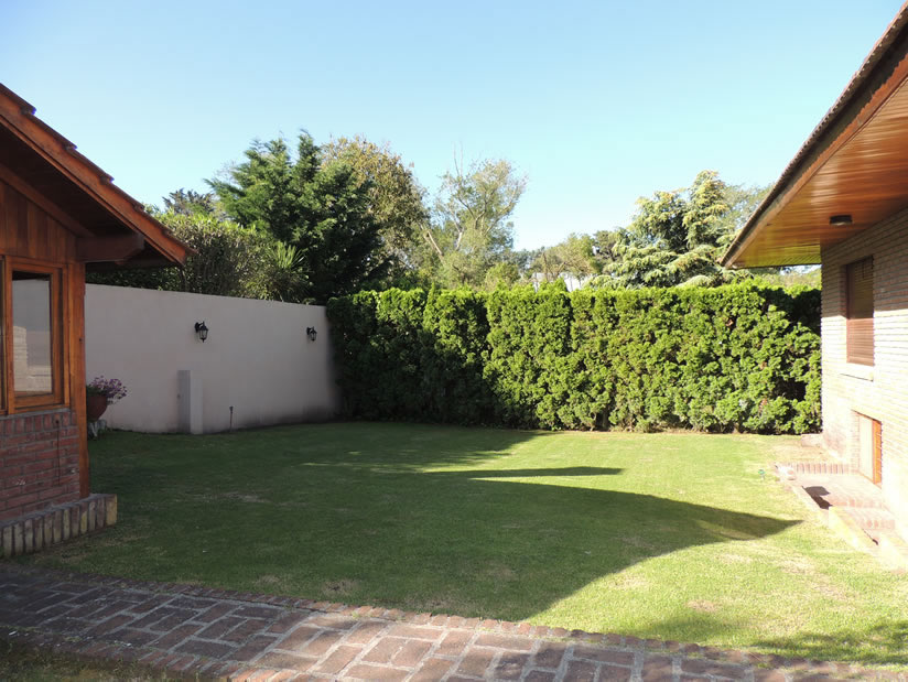 Alquilo Casa Adri en Villa Gesell zona Barrio Norte a 300 Mts de la Playa