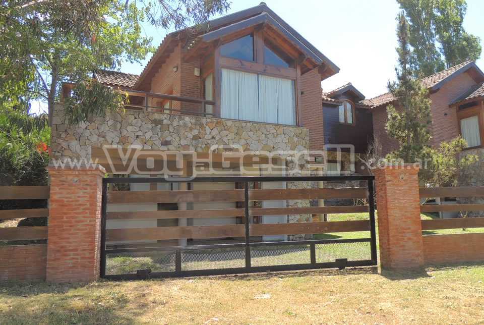 Altamar: Casa en Villa Gesell zona Barrio Norte