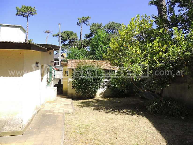 Alquilo Casa Casa Atilio en Villa Gesell zona Centro a 700 Mts de la Playa