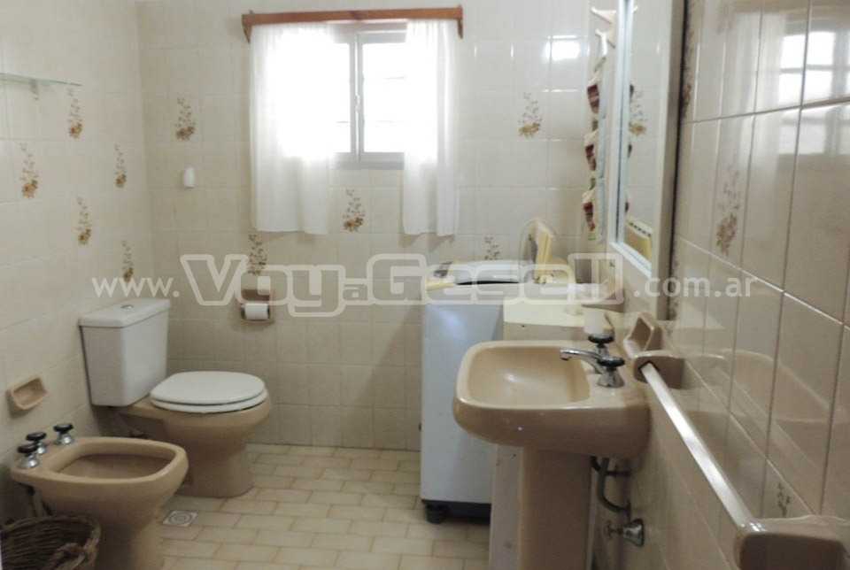 Alquilo Chalet Casa Stella en Villa Gesell zona Barrio Norte a 500 Mts de la Playa