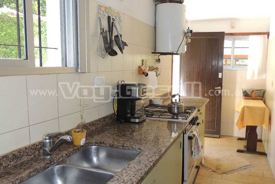 Alquilo Chalet Casa Stella en Villa Gesell zona Barrio Norte a 500 Mts de la Playa 