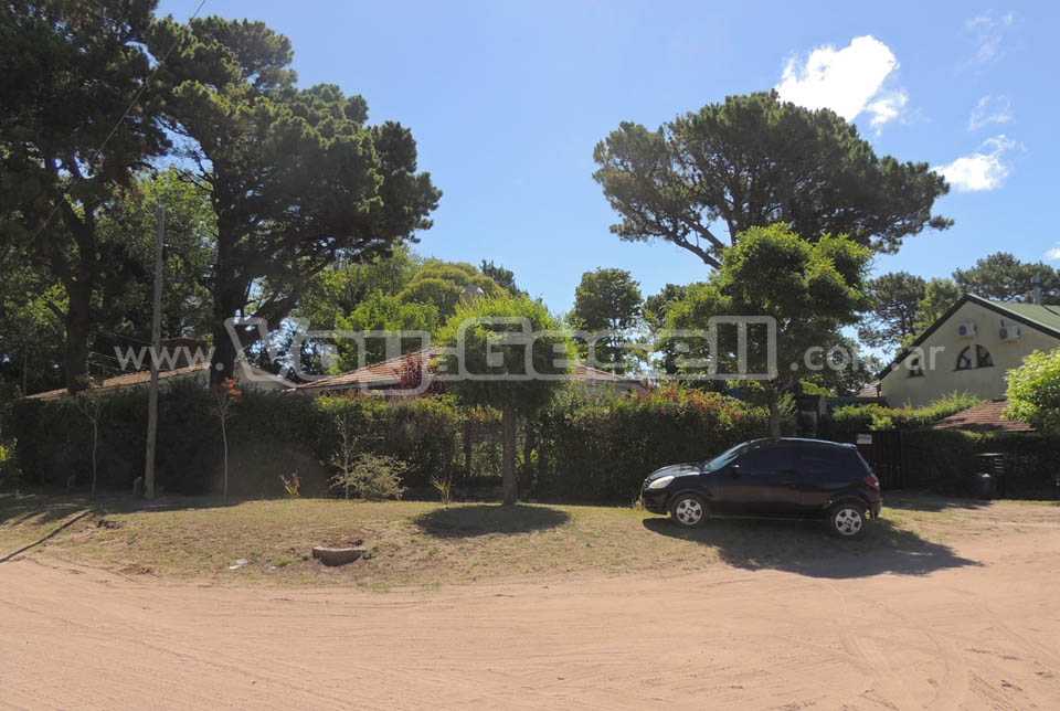 Alquilo Chalet Casa Stella en Villa Gesell zona Barrio Norte a 500 Mts de la Playa