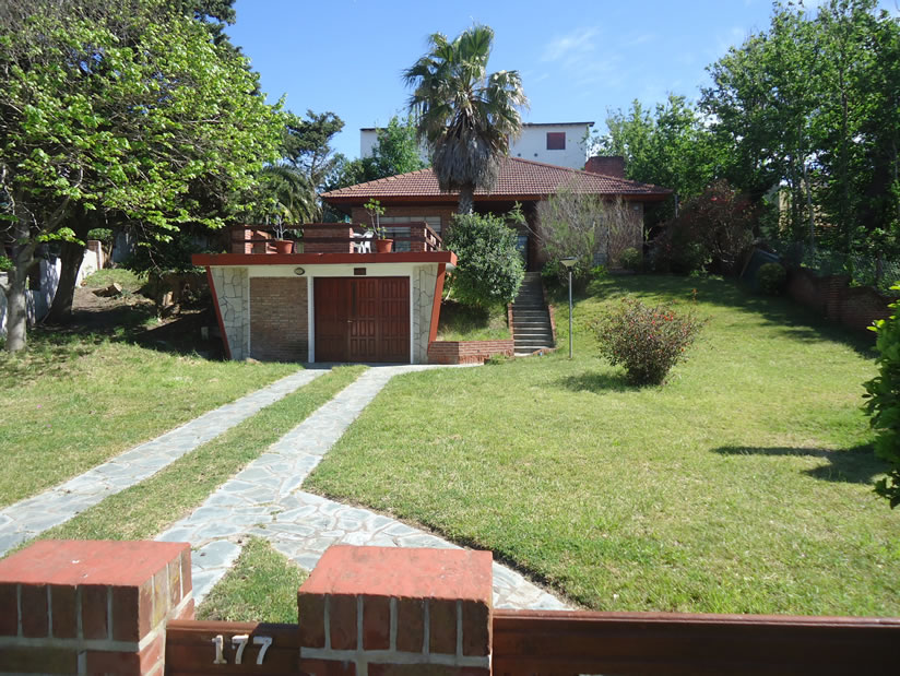 Alquilo Chalet Chalet Ermy en Villa Gesell zona Centro a 1 Cuadra de la Playa 