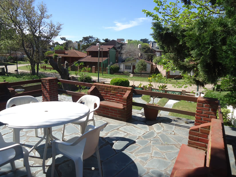 Alquilo Chalet Chalet Ermy en Villa Gesell zona Centro a 1 Cuadra de la Playa 