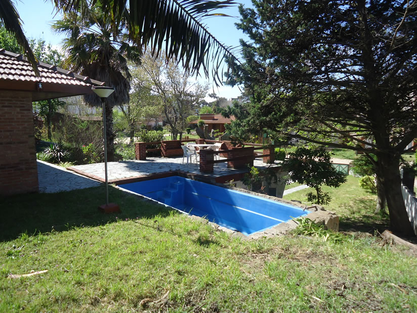 Alquilo Chalet Chalet Ermy en Villa Gesell zona Centro a 1 Cuadra de la Playa 