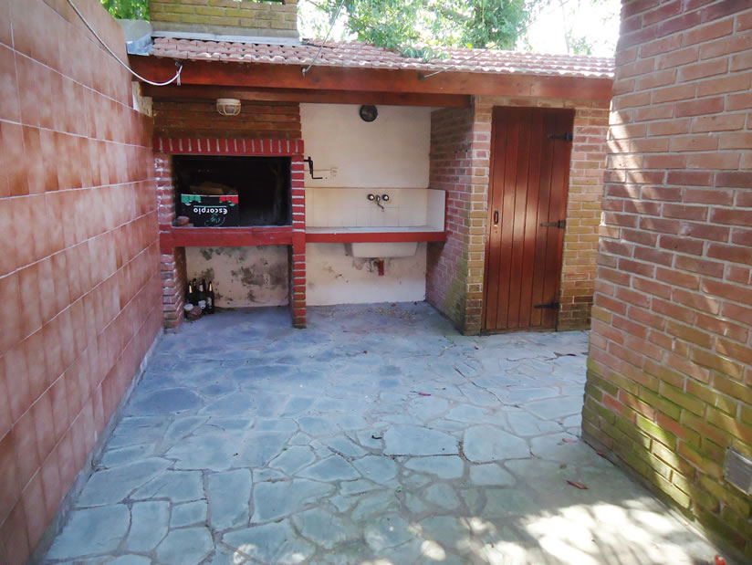 Alquilo Chalet Chalet Ermy en Villa Gesell zona Centro a 1 Cuadra de la Playa