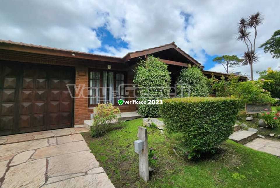 Alquilo Chalet Alegrina en Villa Gesell zona Centro a 800 mts de la Playa 