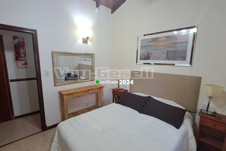 Alquilo Chalet Alegrina en Villa Gesell zona Centro a 800 mts de la Playa