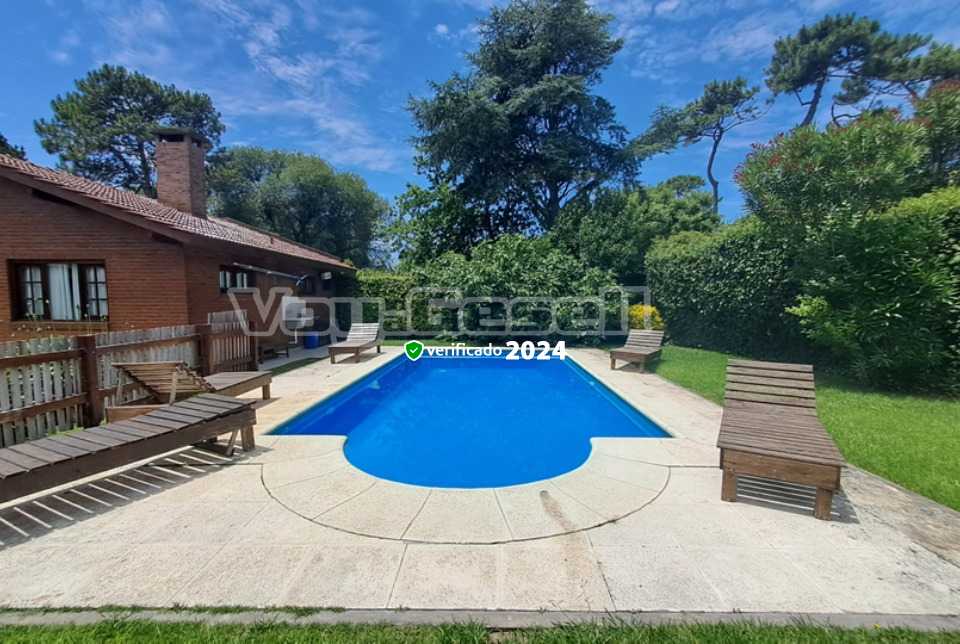 Chalet: Alegrina en Villa Gesell zona Centro